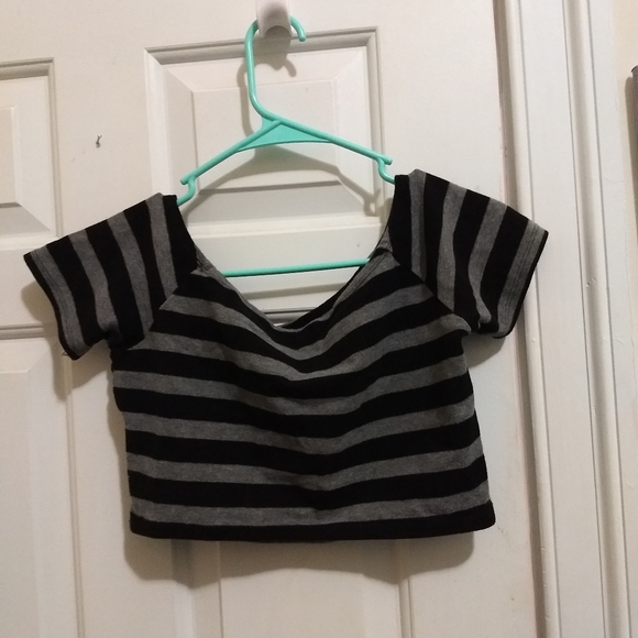 Forever 21 Striped Crop Top - Picture 3 of 3